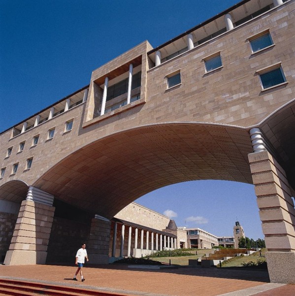 邦德大学的建筑风格