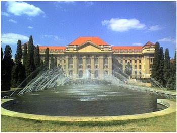 匈牙利森梅威思大学喷泉