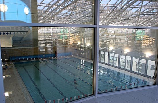 英国罗伯特哥顿大学游泳池