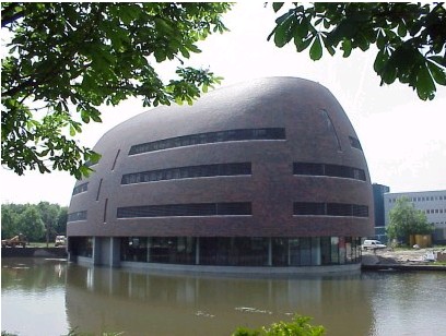 荷兰格罗宁根大学建筑