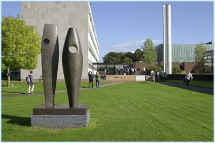 英国南安普顿大学学校雕塑