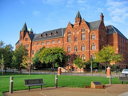 美国圣路易斯大学教学楼